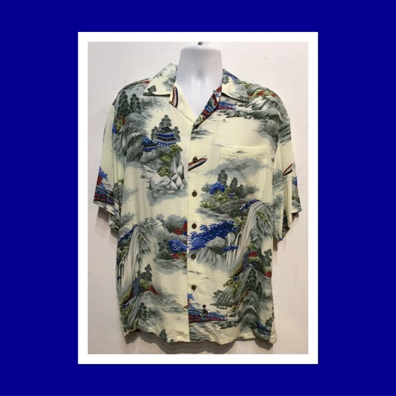 1940s vintage reproduction rayon Hawaiian shirt. S