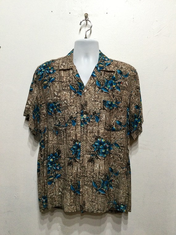 Vintage 1950s/60s Rayon Hawaiian Shirt by Penney's. Size Vintage 1950s/60s Rayon Hawaiian Shirt by Penney's. Size