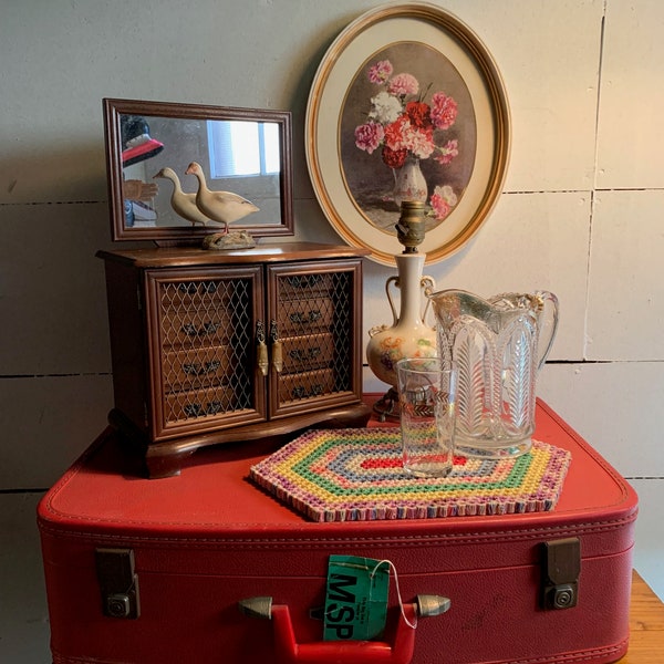 Vintage items including suitcase, jewelry case, lamp