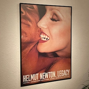 HELMUT NEWTON - “Legado”. El actor Jerry Hall. Cartel original de la exposición. Museo de Berlín. Moda