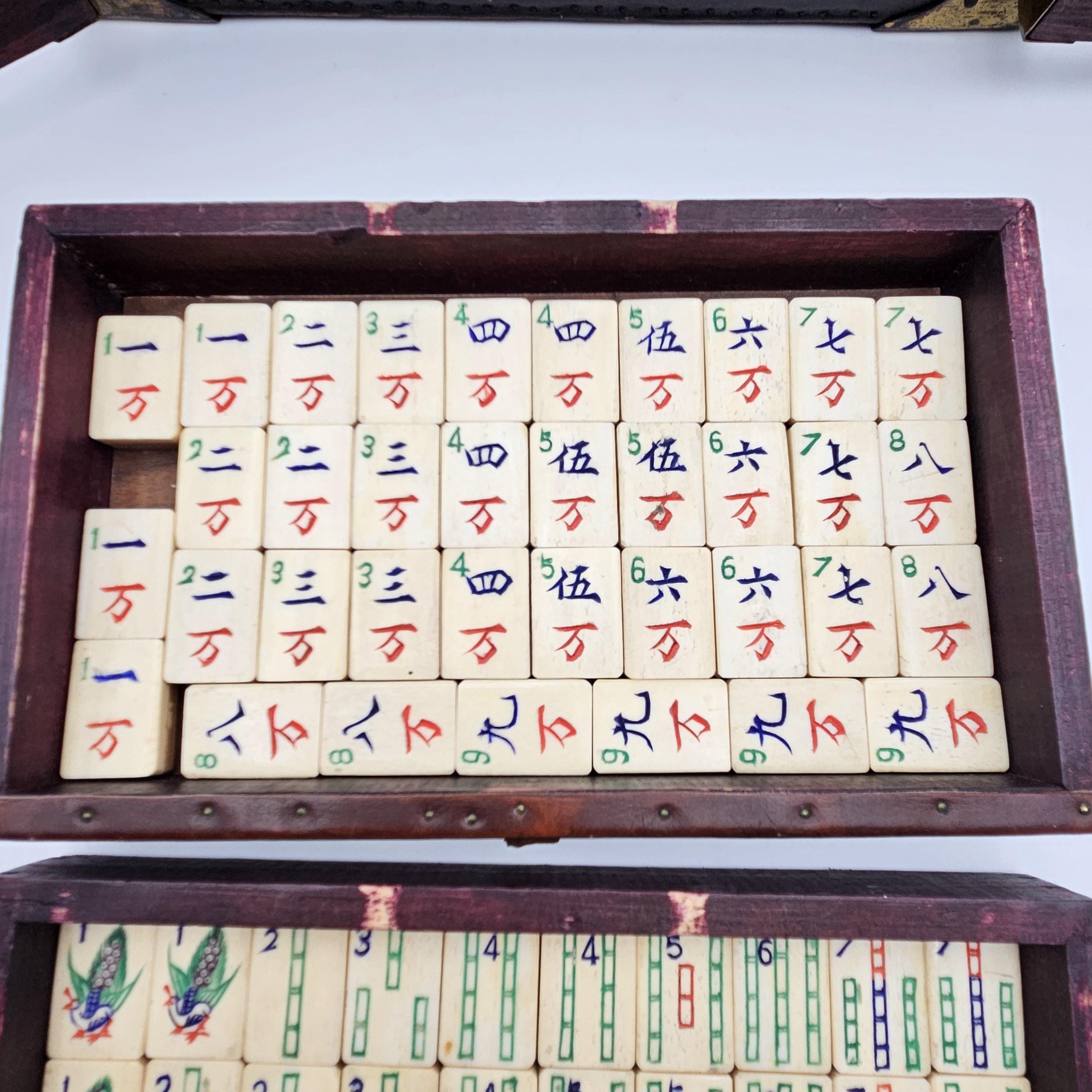 珍しい手作り？1920 年代のアンティーク麻雀セット。革張りの木箱、骨