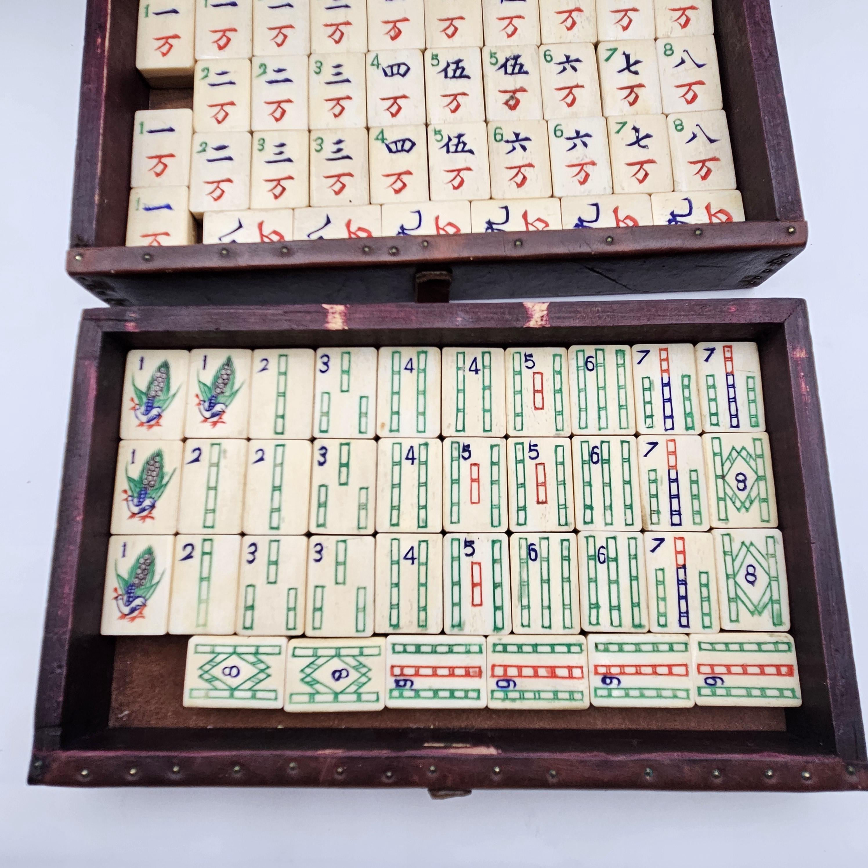 アンティーク麻雀セット 珍しい手作り？1920 年代のアンティーク麻雀セット。革張りの木箱、骨
