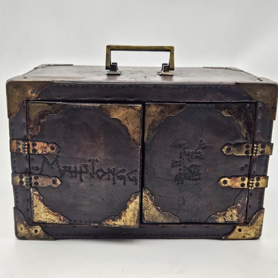 珍しい手作り？1920 年代のアンティーク麻雀セット。革張りの木箱、骨