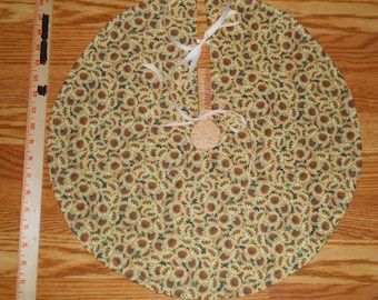 LOTS OF SUNFLOWERS, Handmade Mini Tree Skirt, 19" dia, tabletop, autumn, summer, fall, garden