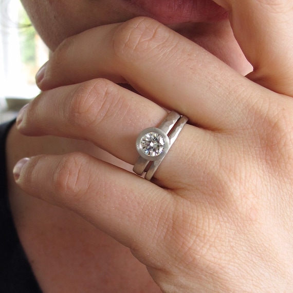 Wedding band for best sale bezel set engagement ring