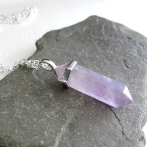 Collier pointe d'améthyste : pendentif quartz violet lavande, collier bijoux bohème en cristal image 1