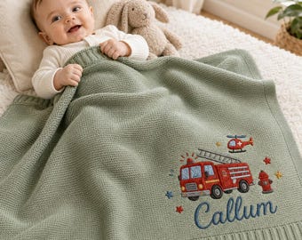 Personalisierte Babydecke mit Feuerwehrauto-Motiv und Namen, individuell bestickte Decke für Jungen, Erinnerungsstück für Neugeborene, weiche Kinderzimmerdekoration