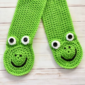 Haakpatroon kleine kikker zakdoek | Leuke en gezellige kindersjaal | Directe pdf-download | Patroon gehaakte zaksjaal | Leuke dierensjaal