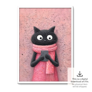 Puede incluir: Una impresión artística enmarcada que presenta un gato negro caprichoso con una bufanda y un vestido rosa, sosteniendo un teléfono inteligente. El gato tiene ojos grandes y está sobre un fondo rosa texturizado. Es una descarga digital.