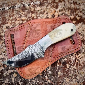 Handgefertigtes Cowboymesser aus Rasp Steel: Camel Bone Griff, Lederscheide