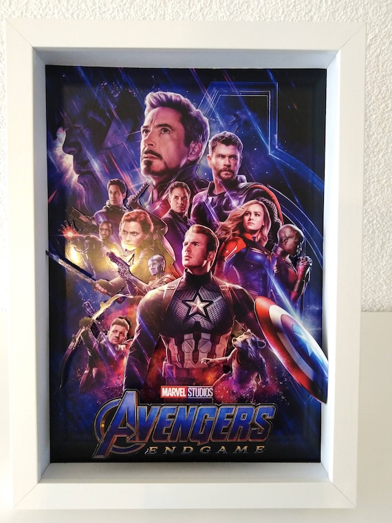 marvel アベンジャーズ　フィルム　額縁 The Avengers: Endgame Movie Poster Shadow Box Diorama