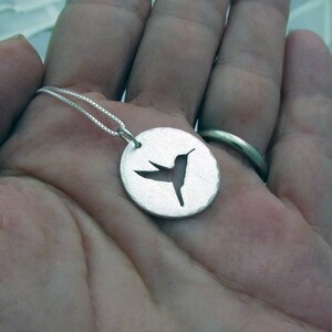 Pendant Argentium Sterling Silver Hand Sawn Hummingbird Silhouette afbeelding 5