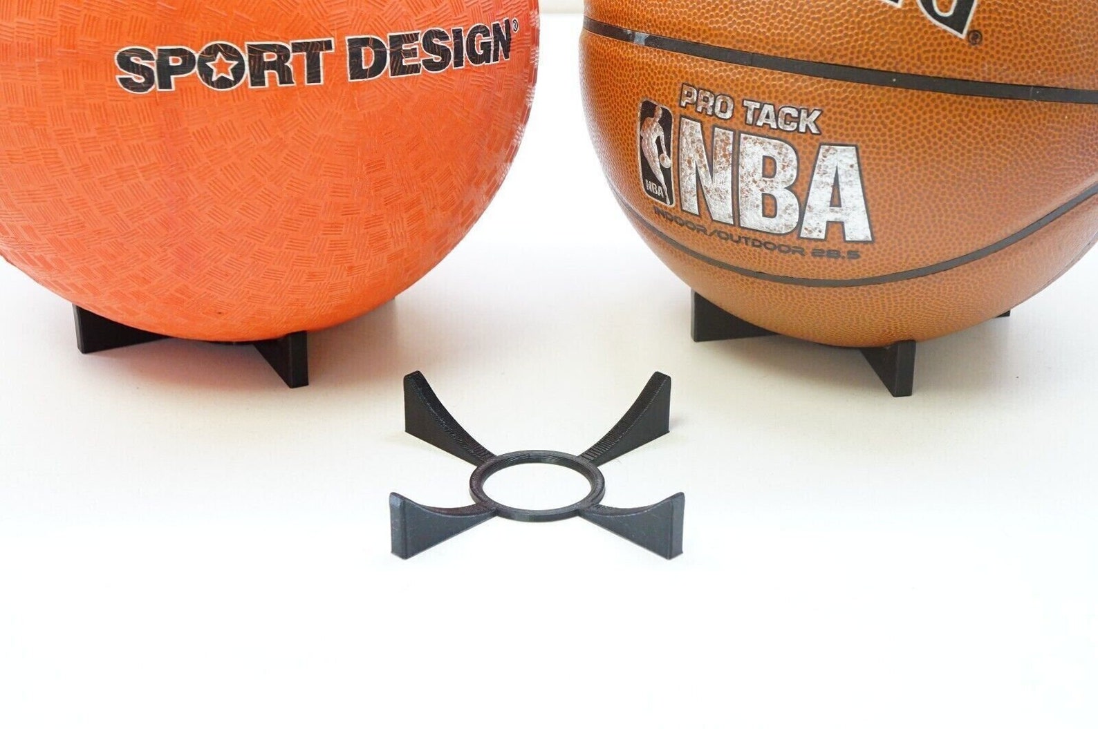 Four-corner Ball Stand Basketball/soccer/volleyball Ball Holder Display ...