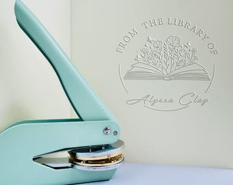 Spersonalizowana wytłaczarka do książek Spersonalizowana wytłaczarka do książek z biblioteki wytłaczarek do książek Niepowtarzalny prezent dla czytelników, nauczycieli i bibliotek domowych