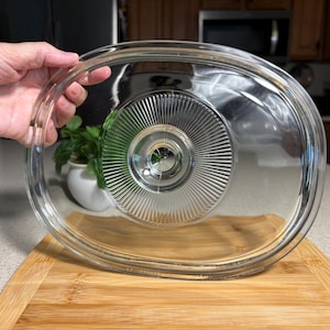 Vintage Pyrex Oval Replacement Lid F12C with radial etching