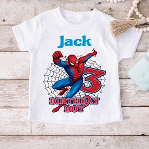 Camiseta de Spiderman con nombre y edad, cumpleaños personalizado, cumpleaños de superhéroe, camisetas de Spiderman con nombre y edad, fiesta de cumpleaños