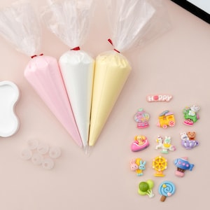 Wonderland Decoden Cream & Charms Kit, Fake Whipped Cream Glue With Resin Charms, Simulation Frosting Whipped Clay DIY Kit