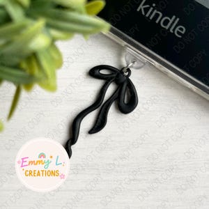 Charm para Kindle con lazo negro en espiral, Charm para teléfono, Charm para iPad, Accesorios para libros, Charm para tapón antipolvo, Accesorios para Kindle, Enchufe USB-C, Lazo delicado