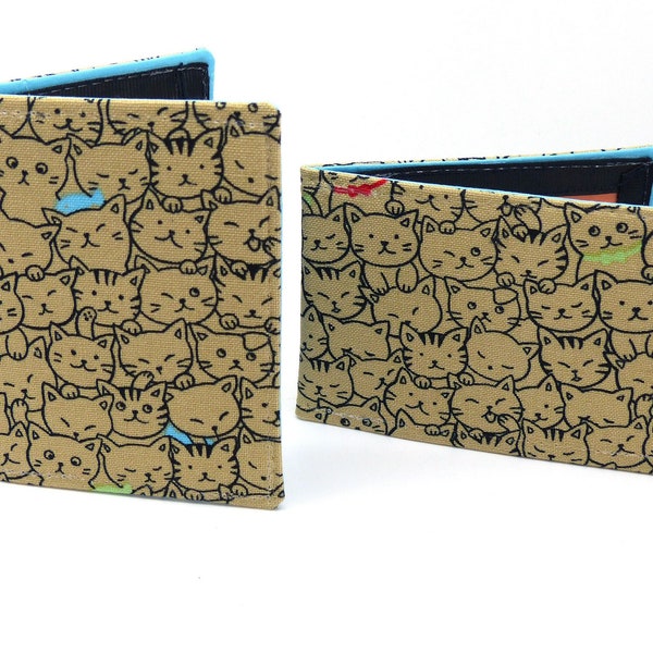 Oyster card holder, bus pass holder, travel card holder, card wallet. Cream Cat print wallet . Oyster card wallet, credit card holder