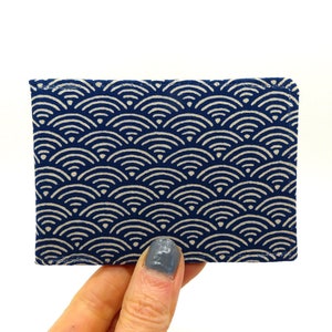Oyster-kaarthouder, buspashouder, reiskaarthouder, kaartportemonnee. Japanse portemonnee met golfprint. Oystercard-portemonnee, creditcardhouder