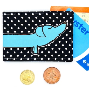 Carteira de cartão Oyster, carteira de cartão de viagem, estampa de cachorro salsicha. Carteira de dobra única Dachshund adequada para cartão de viagem, cartão de ostra, cartão de crédito.