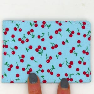 Porte-cartes Oyster, porte-cartes de bus, porte-cartes de voyage, porte-cartes. Portefeuille imprimé cerises . Portefeuille Oyster Card, porte-cartes de crédit