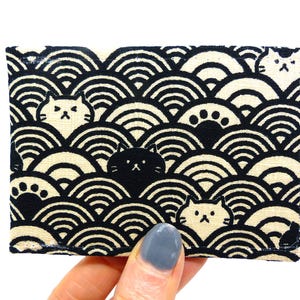 Oyster-kaarthouder, buspashouder, reiskaarthouder, kaartportemonnee. Zwarte golf- en kattenprint. Oystercard-portemonnee, creditcardhouder