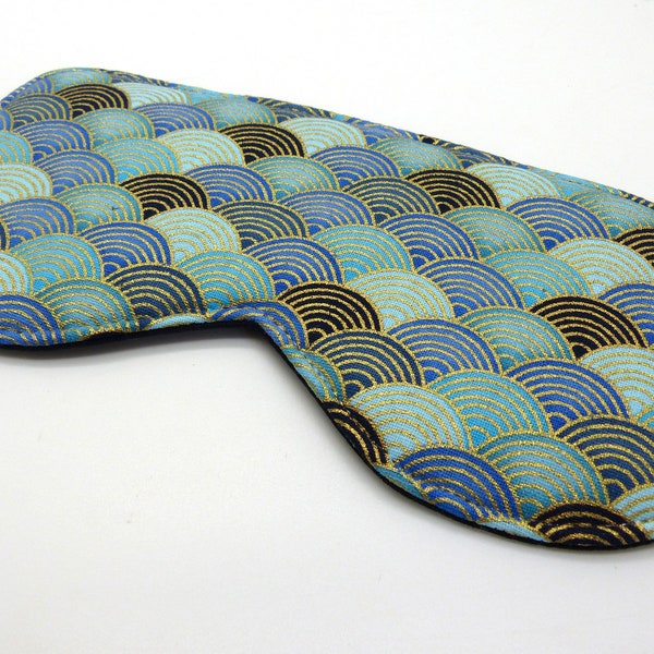 Sleep mask in Japanese wave print cotton. Eye mask.