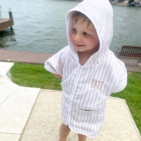 Ponchito Hooded Towel main image 1