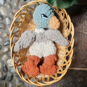 Manta de pato real, manta de bebé, decoración de guardería de animales de granja, animal para acurrucarse, manta de pato anudada, regalo de baby shower imagen 3