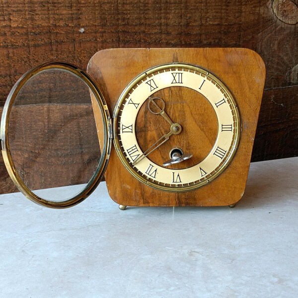 Vintage 1950s Wladimir Kaminuhr: Mechanische Tischuhr der UdSSR