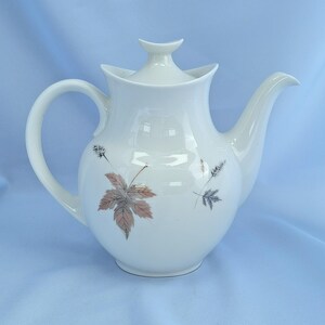 Vintage Royal Doulton Tumbling Leaves Kaffee-Set, Bone China, England. 19teilig Bild 4