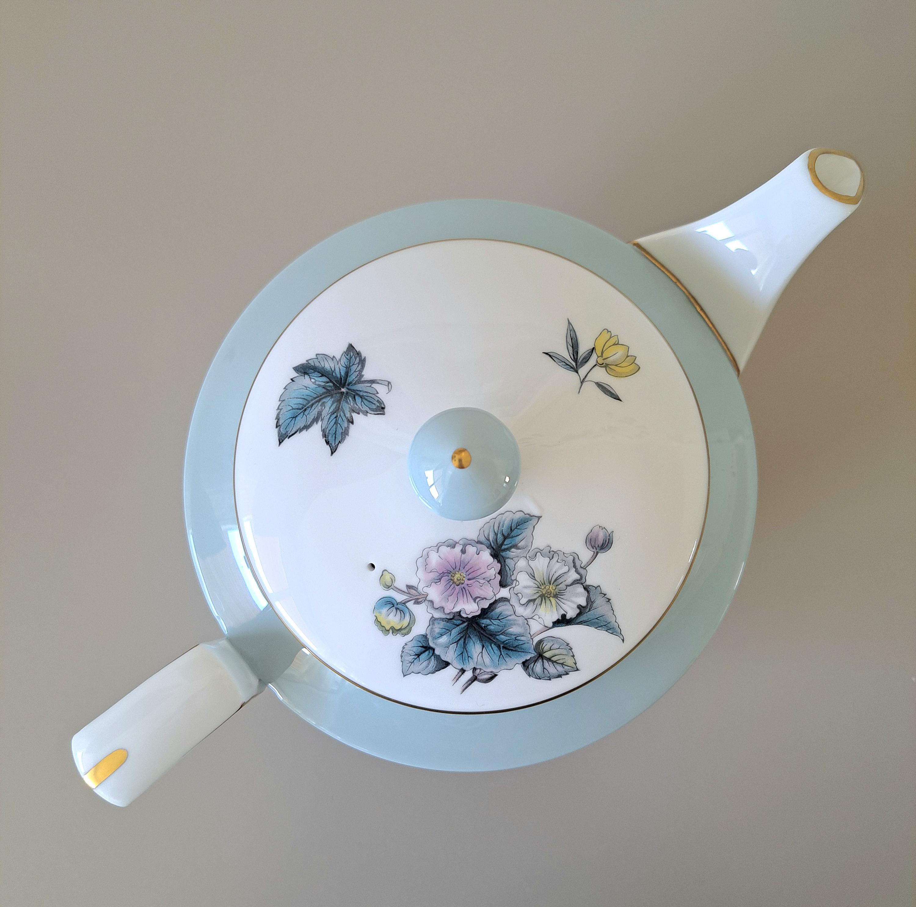 Royal Worcester Woodland 21 Piece Tea Set, English Bone China Service — image 3