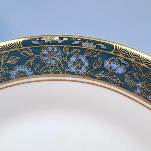 Royal Doulton Carlyle Side Plate, H5018, 17 cm/ 6.7 in English Bone China Light Rim Scratch
