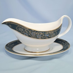 Royal Doulton Carlyle Sauciere mit Ständer, H5018, englisches Knochenporzellan Bild 1