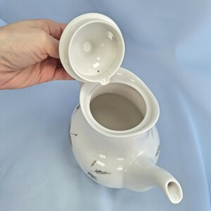 Vintage Royal Doulton Tumbling Leaves Kaffee-Set, Bone China, England. 19teilig Bild 16