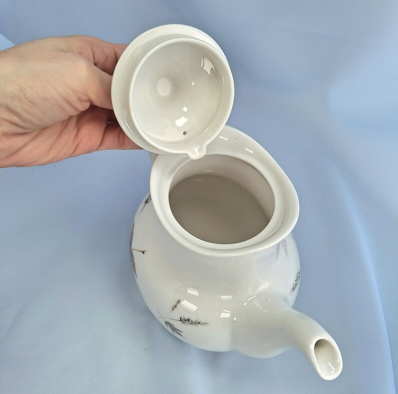 Vintage Royal Doulton Tumbling Leaves Kaffee-Set, Bone China, England. 19teilig Bild 16