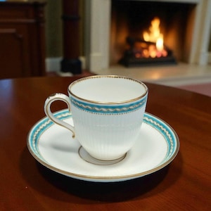 Vintage Minton, Stoke, Staffordshire Teetasse mit Untertasse. Sammler, Vintage Liebhaber Geschenk Bild 1