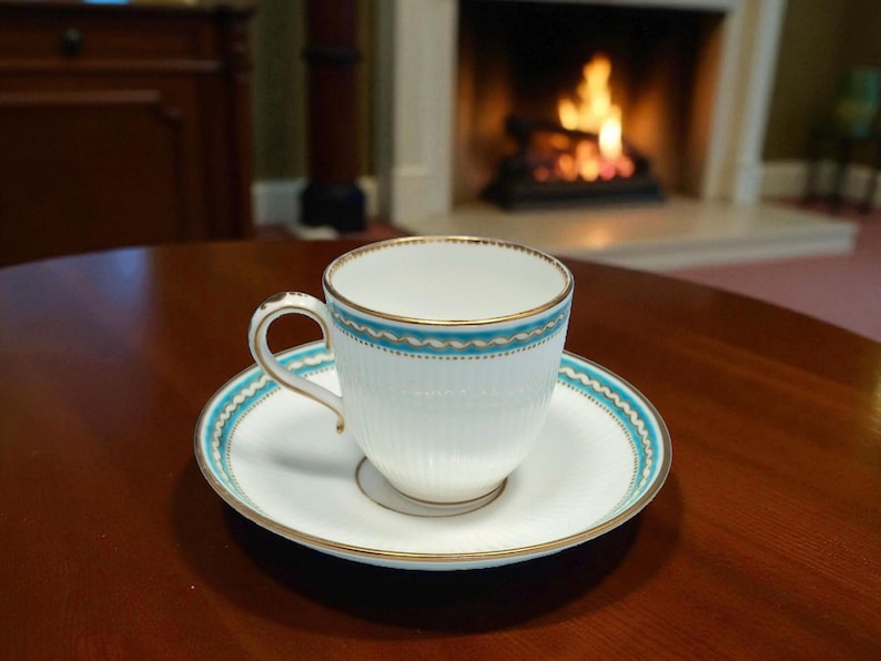 Vintage Minton, Stoke, Staffordshire Teetasse mit Untertasse. Sammler, Vintage Liebhaber Geschenk Bild 1