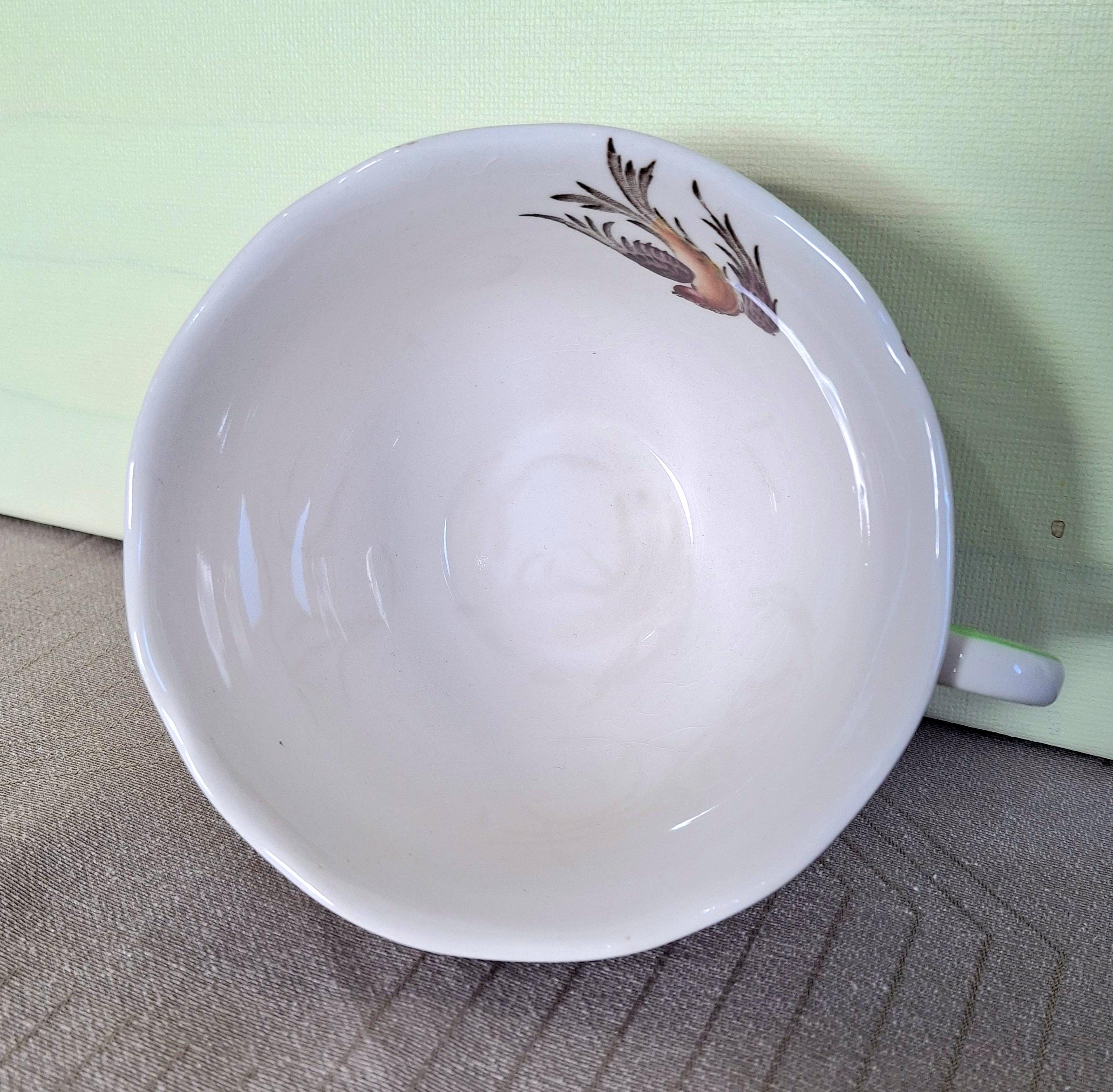 Royal Doulton Hampshire Tea trio and 3 Plates, Bone China England Vintage. — image 3