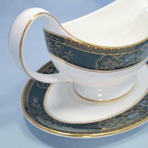 Royal Doulton Carlyle Sauciere mit Ständer, H5018, englisches Knochenporzellan Bild 6