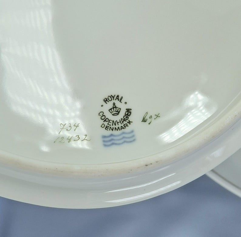 Royal Copenhagen Antique Sauce Tureen and Cover, Denmark, 1925, Casserole Serving Dish image 9
