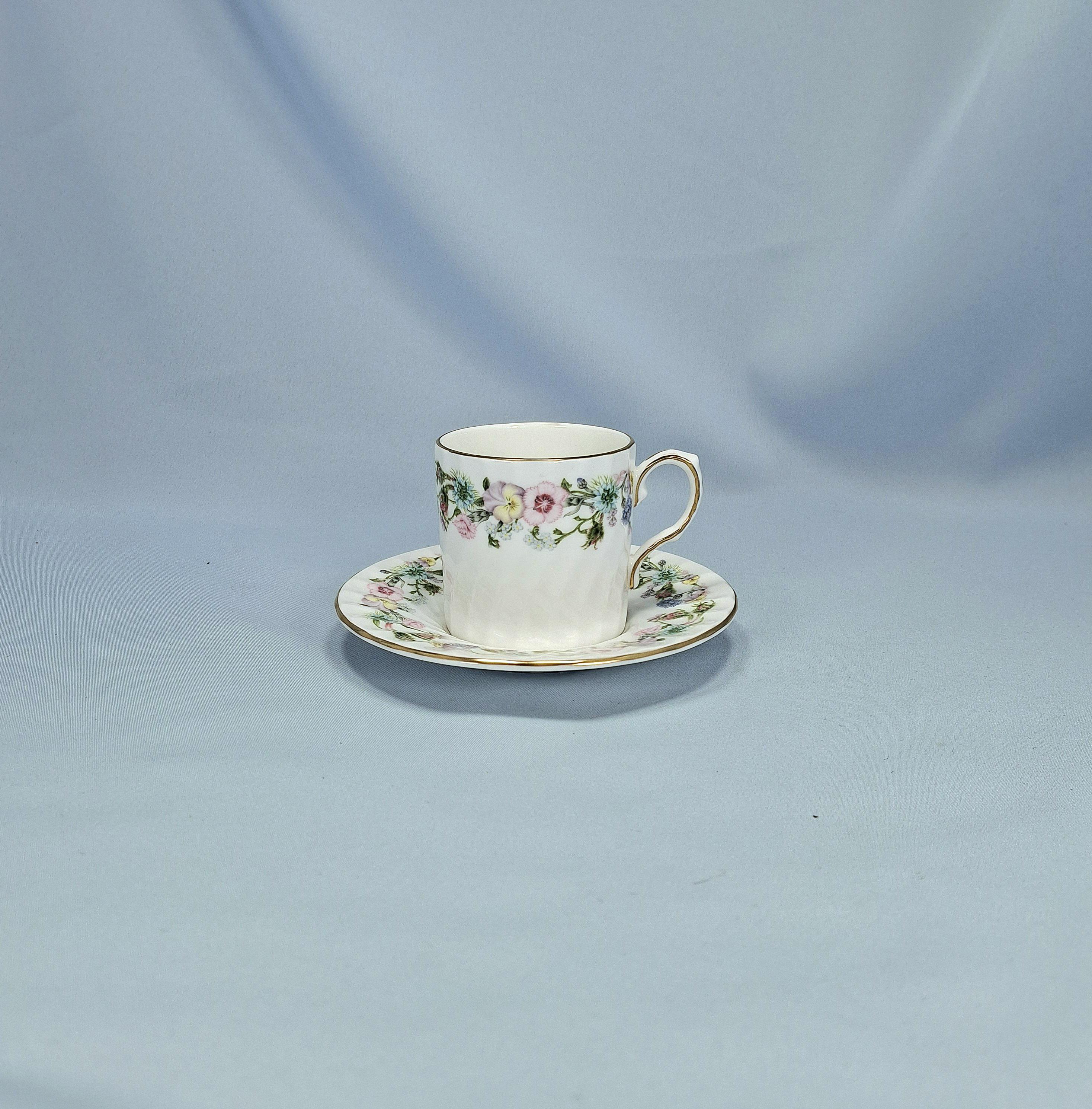 Aynsley Wild Tudor 6x Boxed Espresso Sized Coffee Cups & Saucers - Bone: Vintage Tea Set — image 10