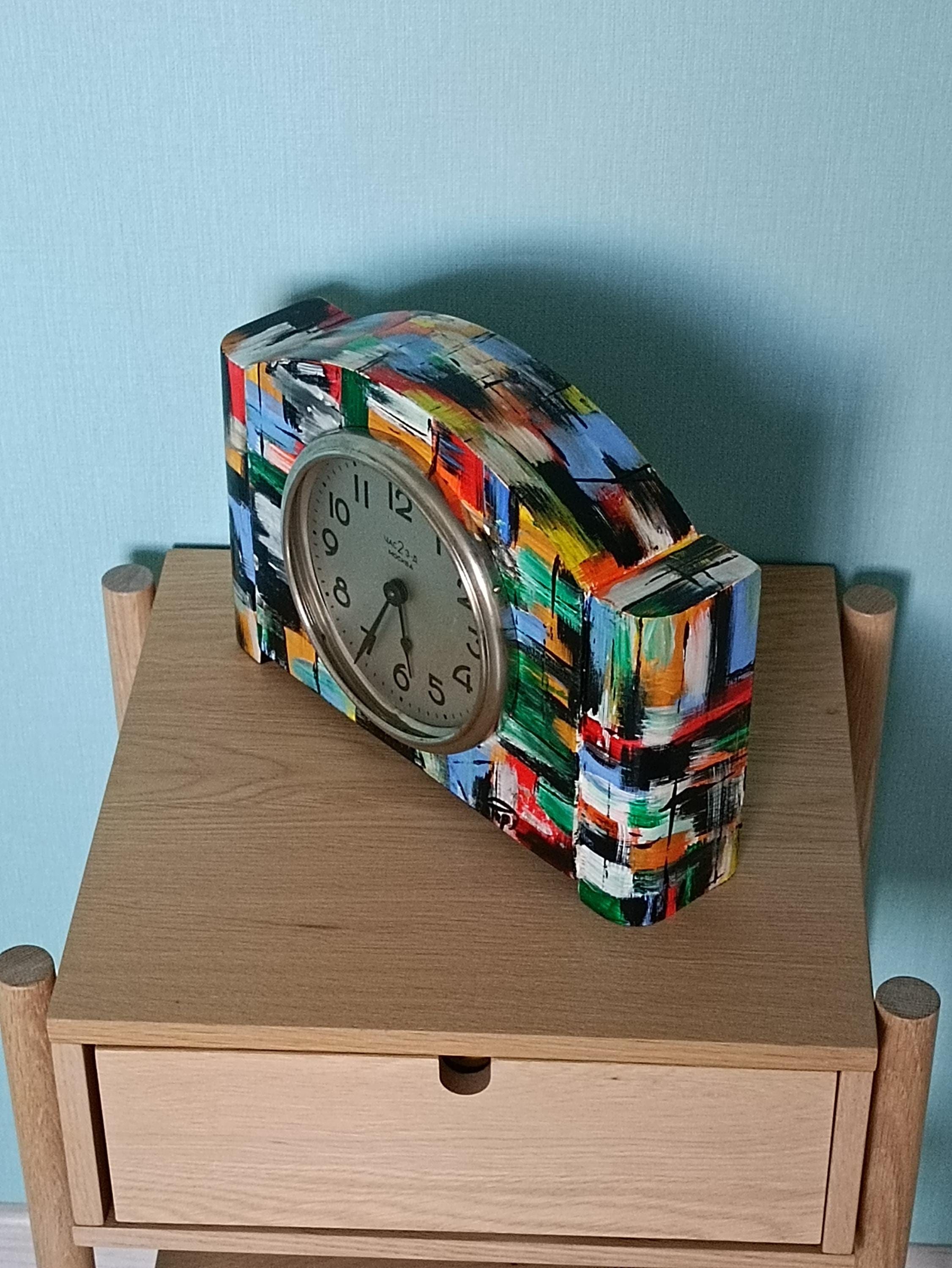 Desk Clock Moscow Soviet USSR Upcycled Vintage 50s. Mechanical Wooden Mantel Clock — image 8