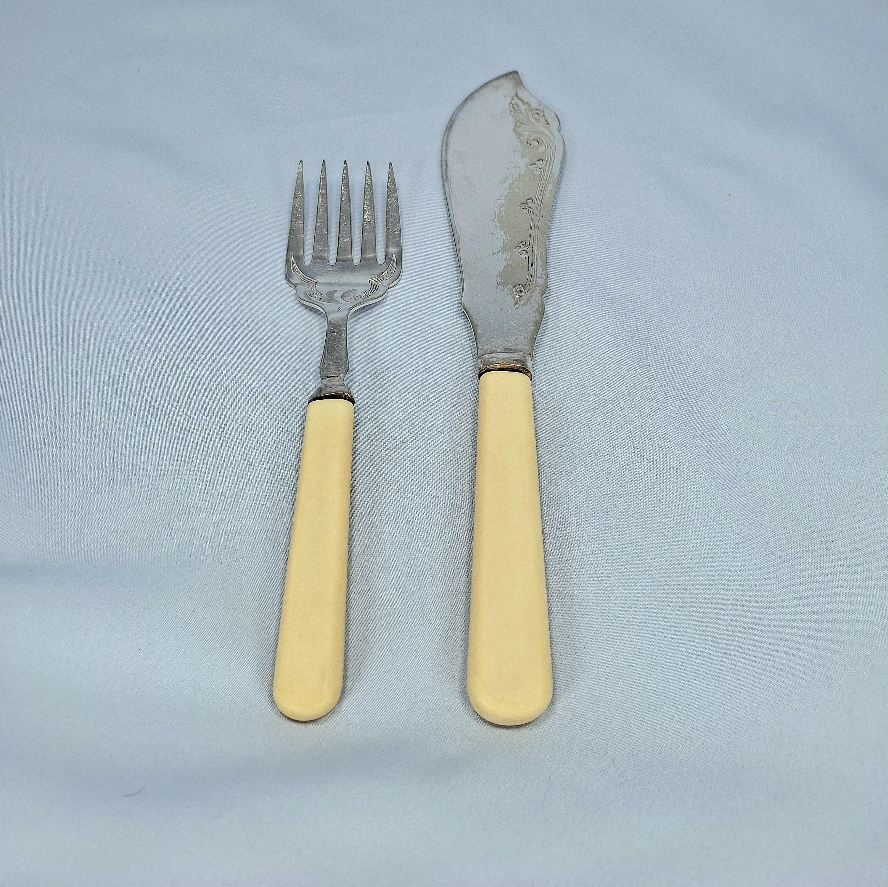 Vintage Silver Plated Fish Cutlery Set in Original Box — image 3