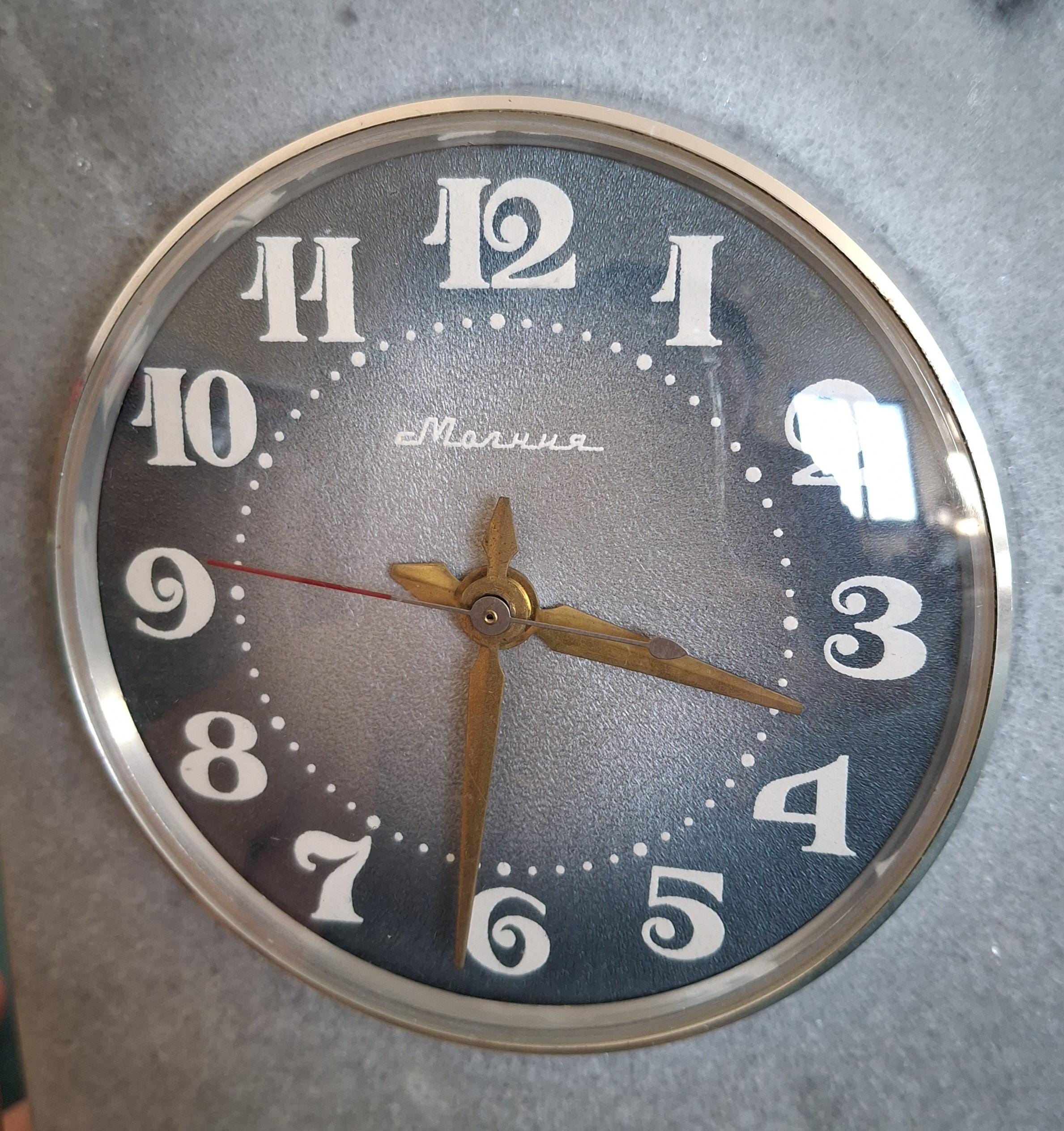 Vintage Molnija Mantel Clock: Brass & Marble Desk Decor, USSR 1970s — image 4