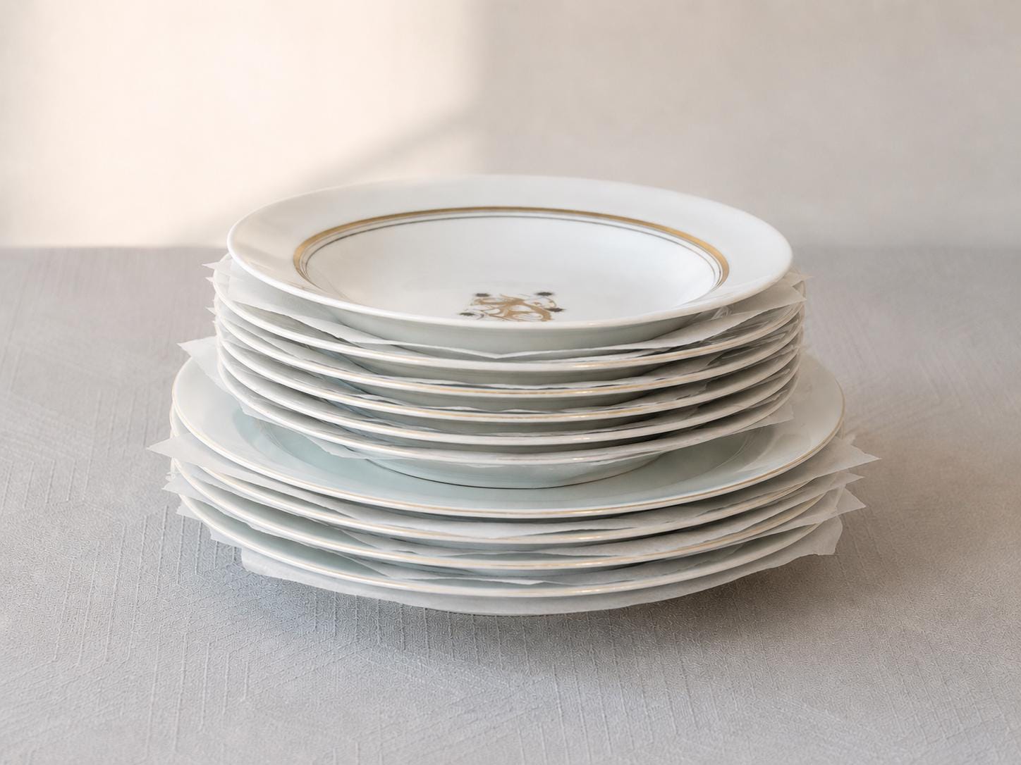Royal Copenhagen Plates (50-pieces) Arno Malinowski 1925, Danish Art Deco Gilded Porcelain Set — image 5