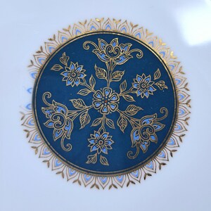 Royal Doulton Carlyle Side Plate, H5018, 17 cm/ 6.7 in English Bone China Light Centre Scratch
