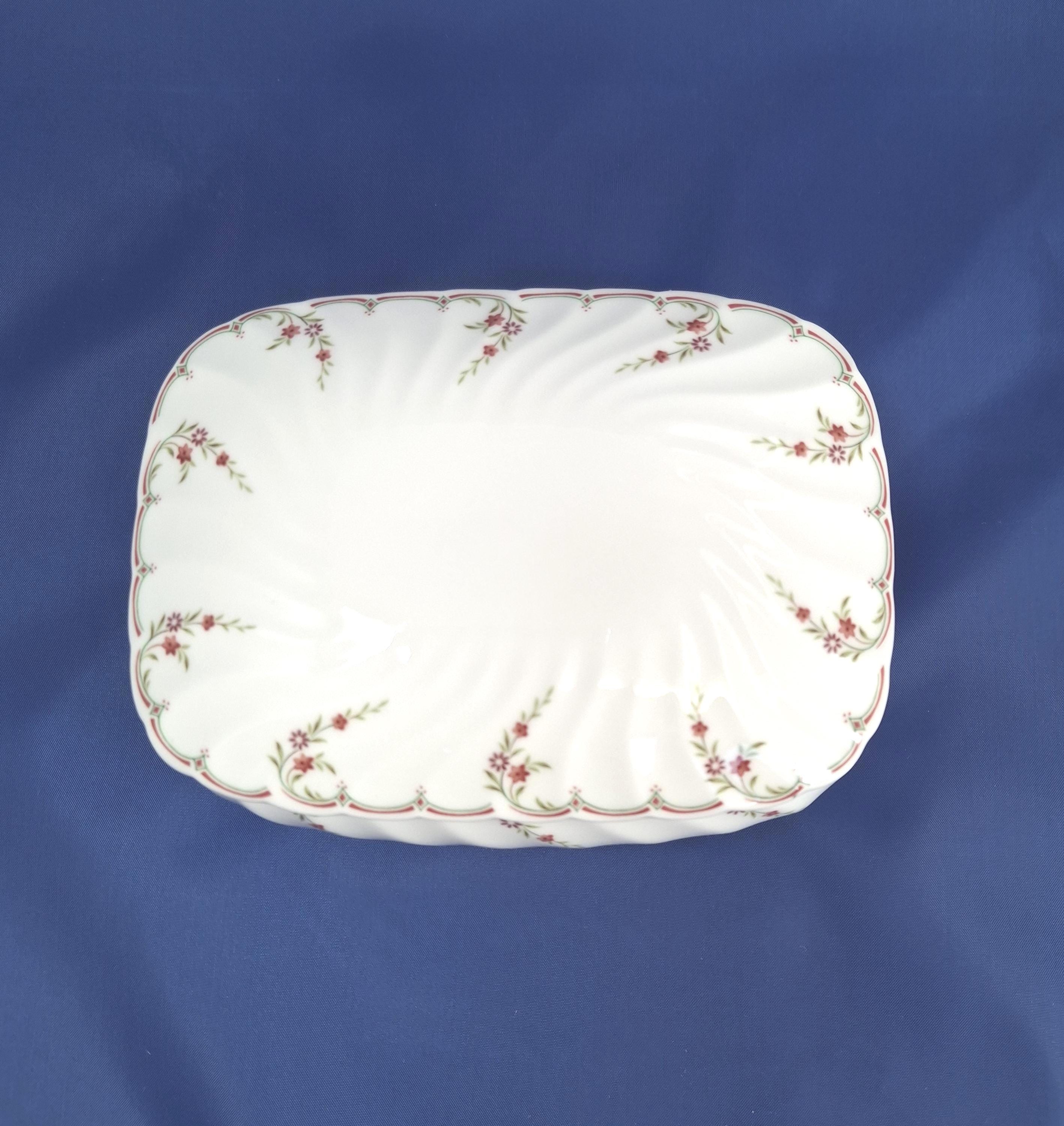 Vintage Trinket Box Wedgwood "Pink Garland", Mid Century English Collectibles, Jewellery Container — image 3