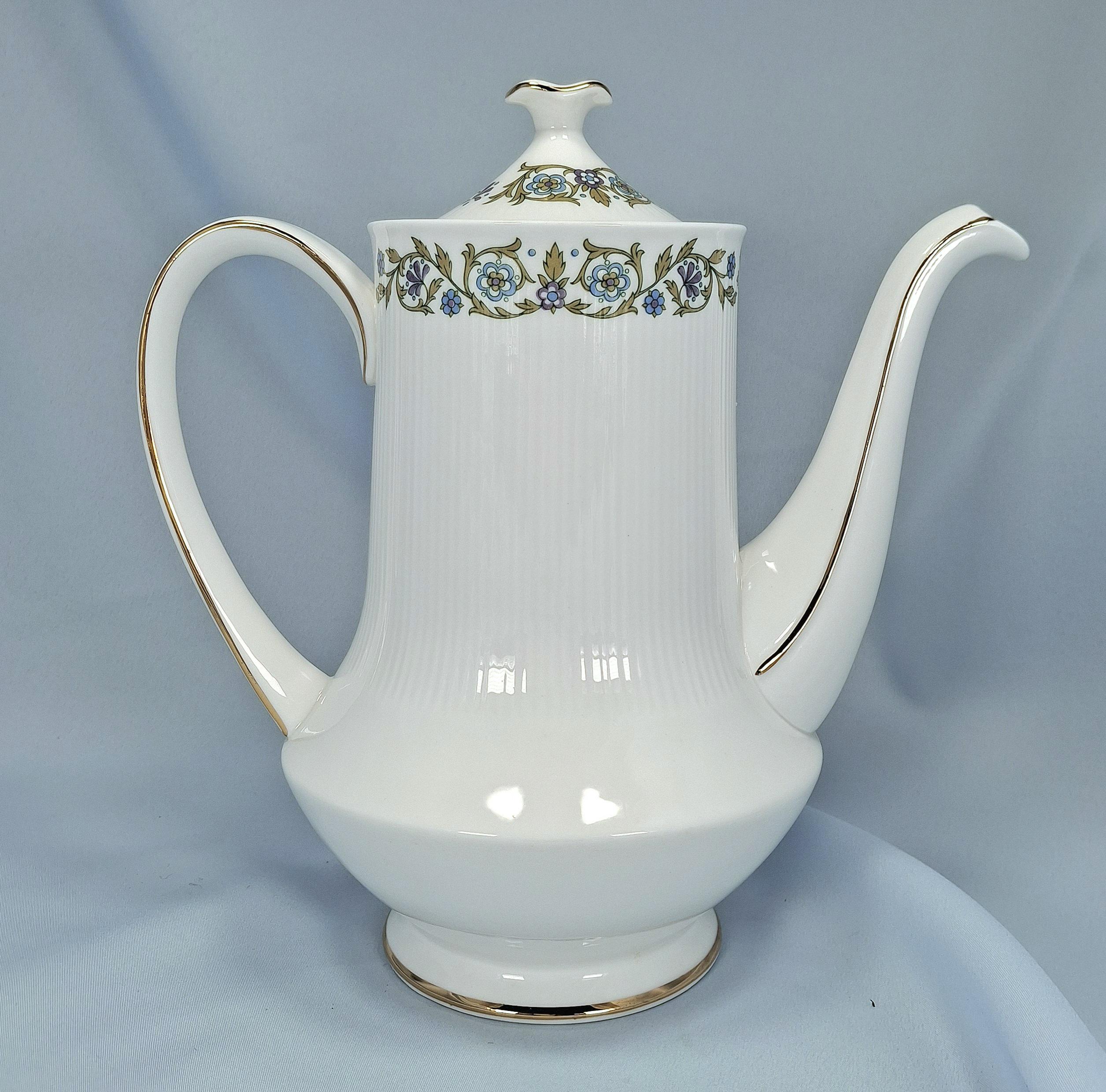Vintage Tea Set Paragon Pandora, Fine Bone China, Floral & Gold Gilded — image 3
